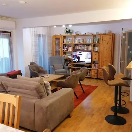 Apartment Neu Bayreuth: Spacious With Climate Control And Balconies Bayreuth