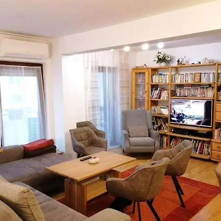 Lage Im Zentrum Und Am Hofgarten 150qm Mit Klima, 2xbalkon, Aufzug, Familienfreundlich